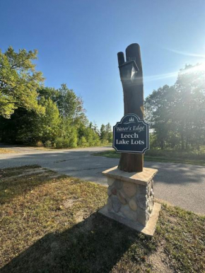 The Bears Den at Leech Lake on the Heartland Trail